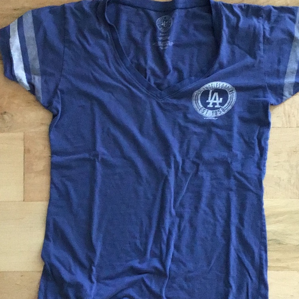 47 Brand/Banner 47. LA DODGERS v-neck t-shirt.